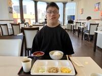 2日目を迎えました。朝食はホテルのバイキング。しっかり食べて、エネルギーを蓄えました。