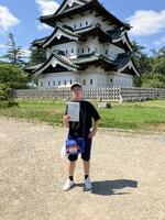 弘前城の天守を研修します。